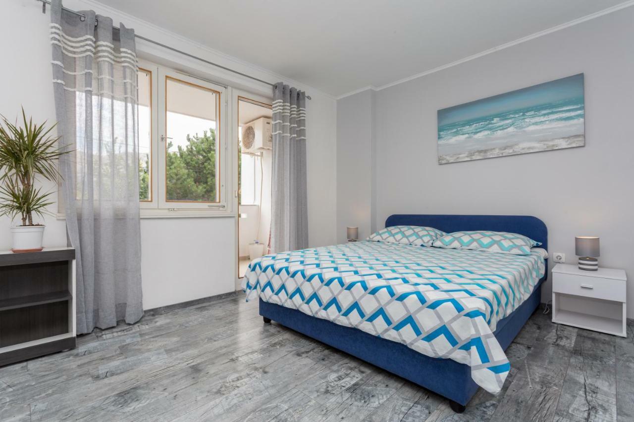 Studio Apartments Gilda Baška Buitenkant foto