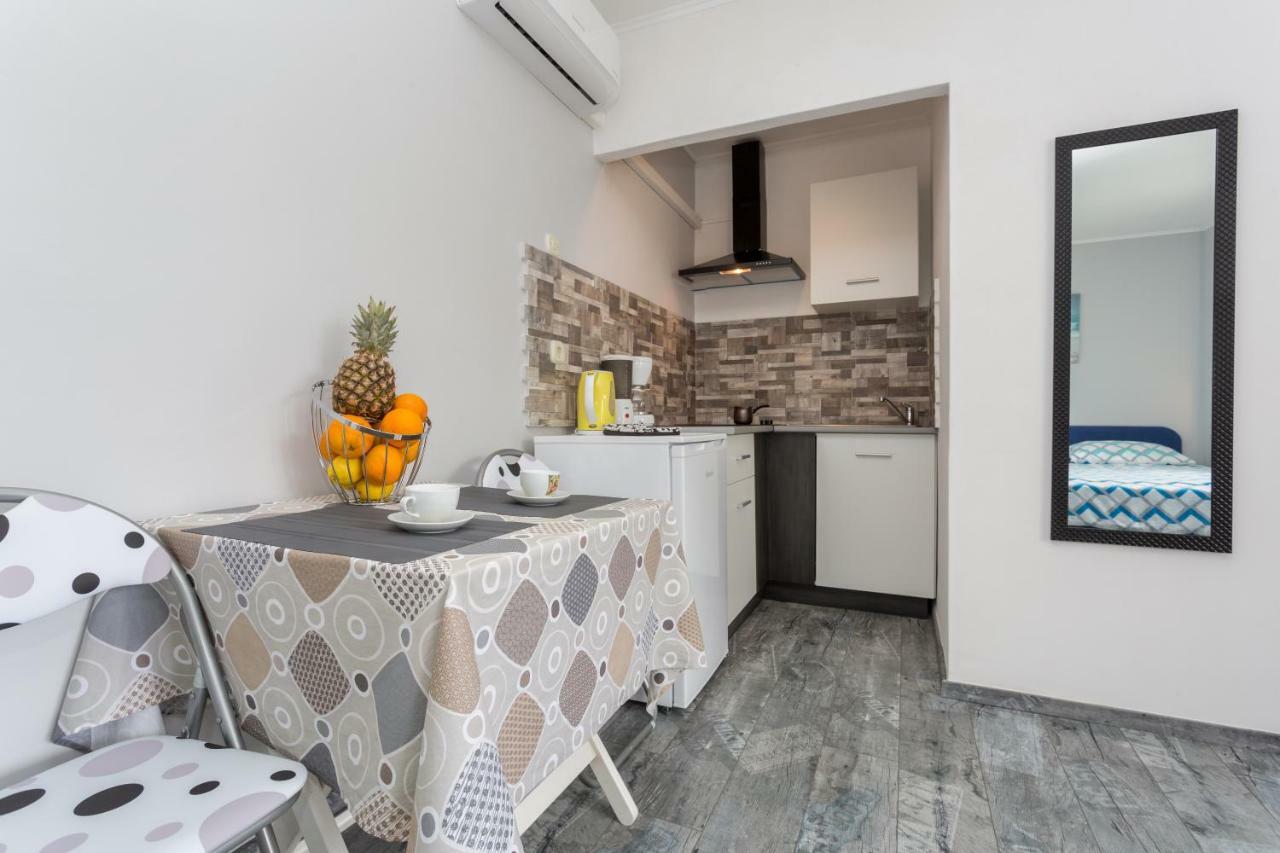 Studio Apartments Gilda Baška Buitenkant foto