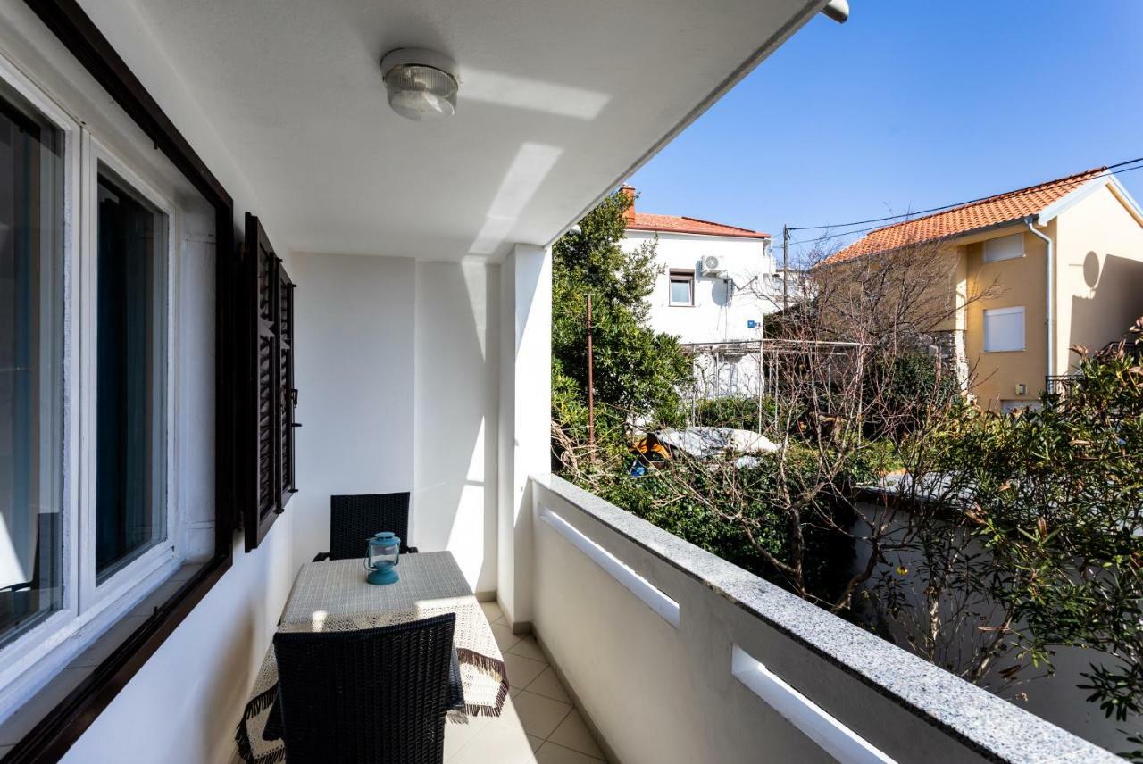 Studio Apartments Gilda Baška Buitenkant foto