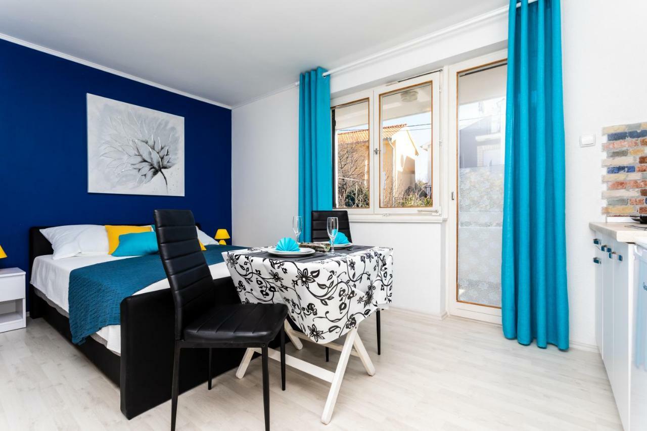 Studio Apartments Gilda Baška Buitenkant foto
