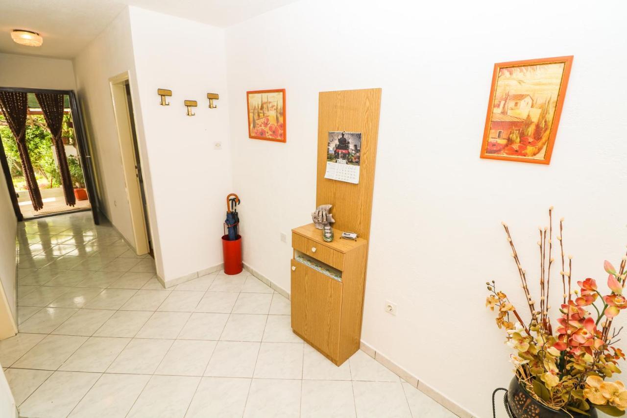 Studio Apartments Gilda Baška Buitenkant foto